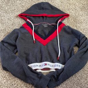 Tommy Hilfiger cropped hoodie